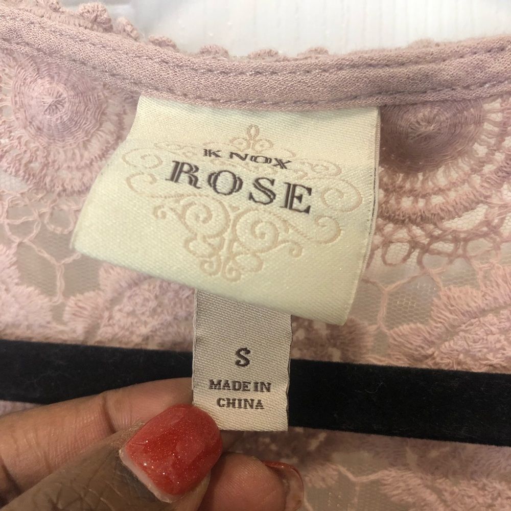 Knox Rose dusty pink short sleeve crocheted lace blouse top, size small - Picture 6 of 12